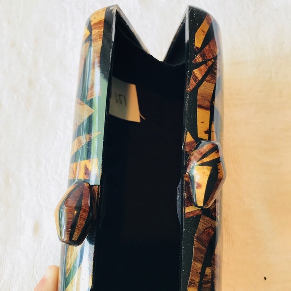 Beautiful Lacquer Clutch**Work of Art!!!! - Picture 6 of 7